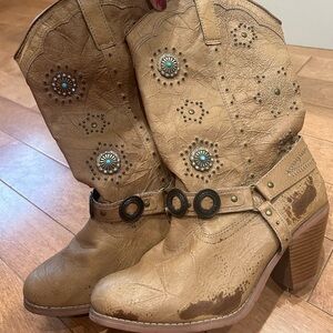 Women’s dingo boots